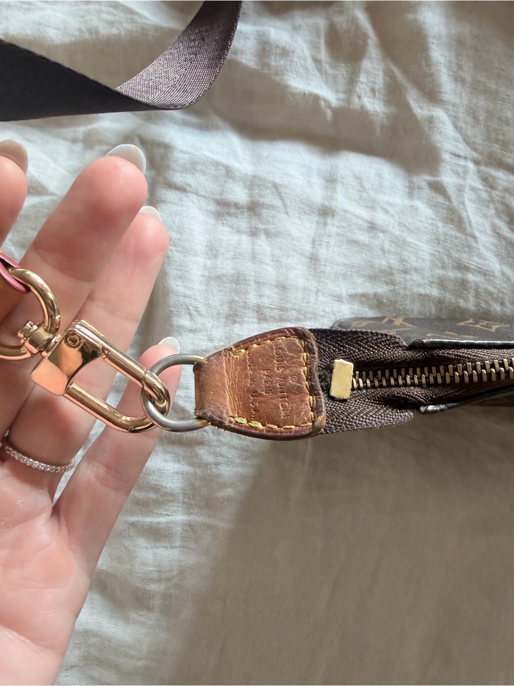 Authentic LV Monogram
Pochette - Picture 3 of 13